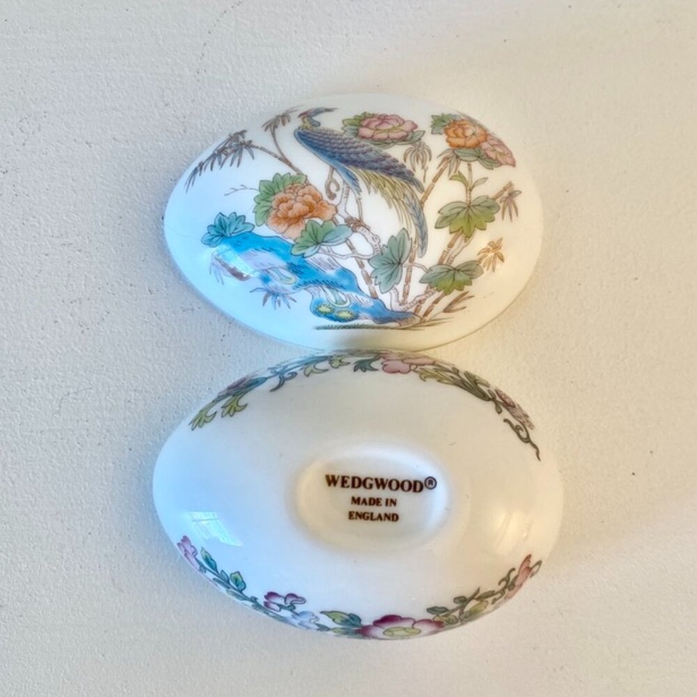 Wedgwood Kutani Crane Egg Trinket Box
